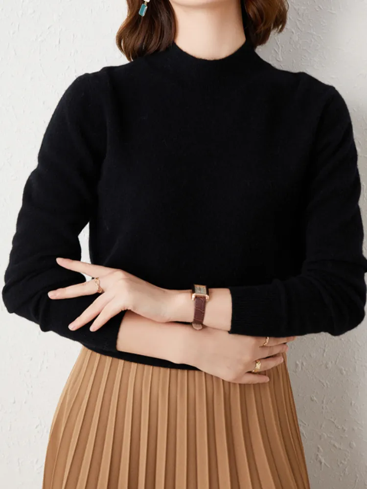 Belle - Lightweight Turtleneck Sweater for Women
