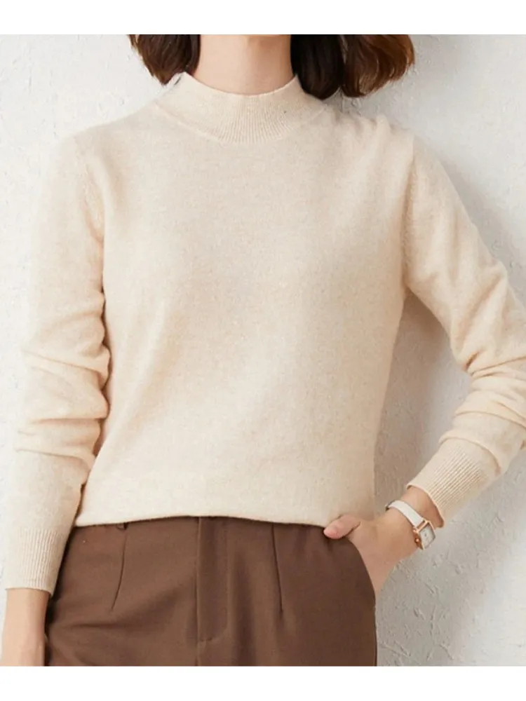 Belle - Lightweight Turtleneck Sweater for Women
