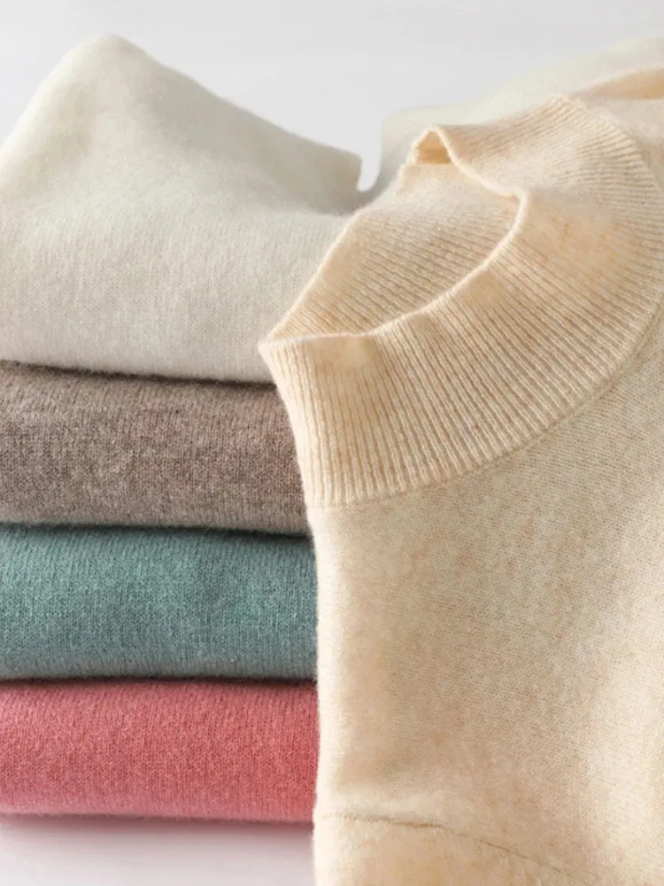 Belle - Lightweight Turtleneck Sweater for Women