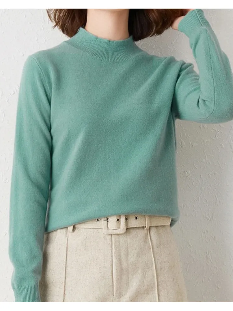 Belle - Lightweight Turtleneck Sweater for Women