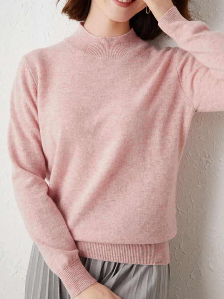 Belle - Lightweight Turtleneck Sweater for Women