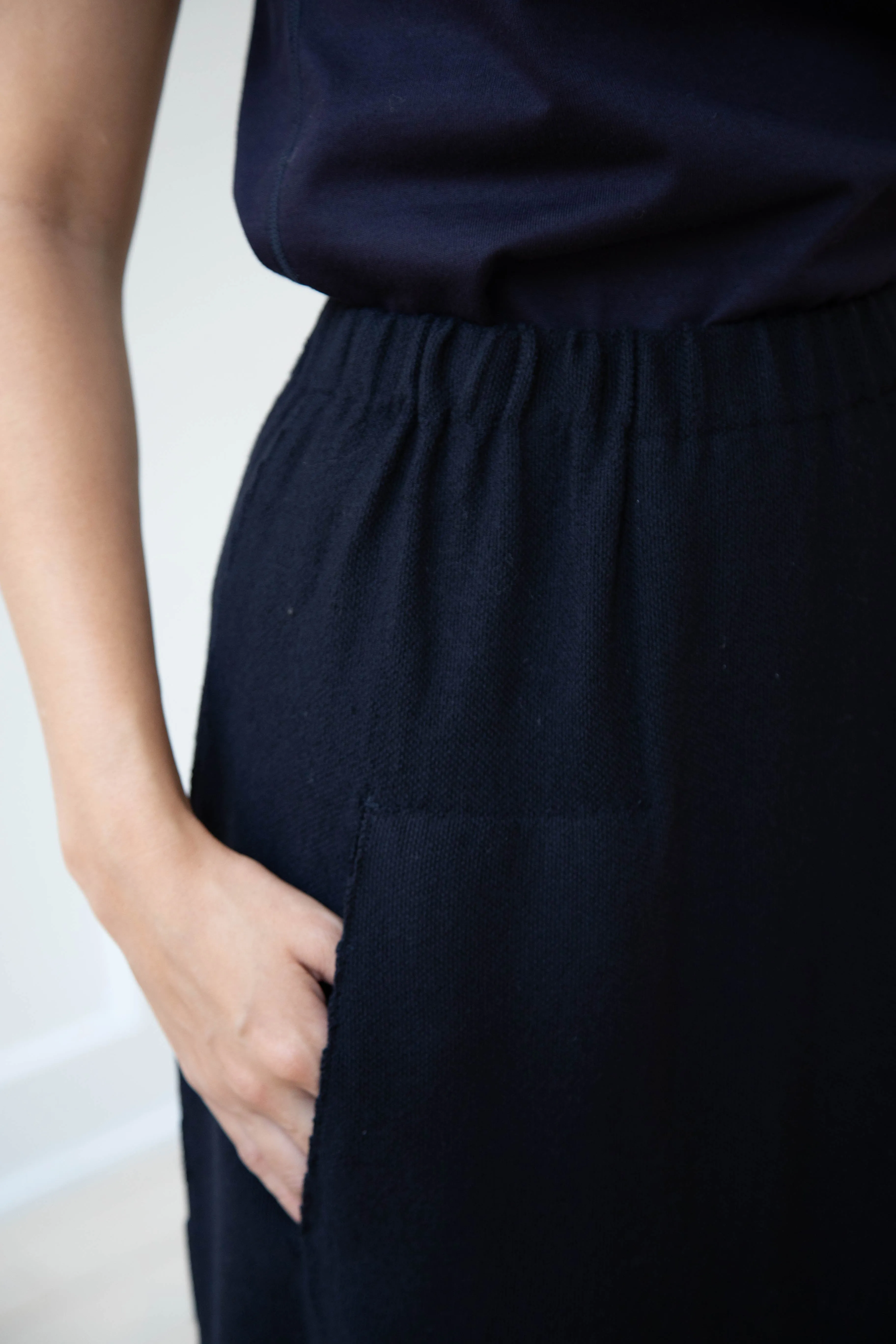 Boboutic | Lightweight Travel Skirt in Navy
