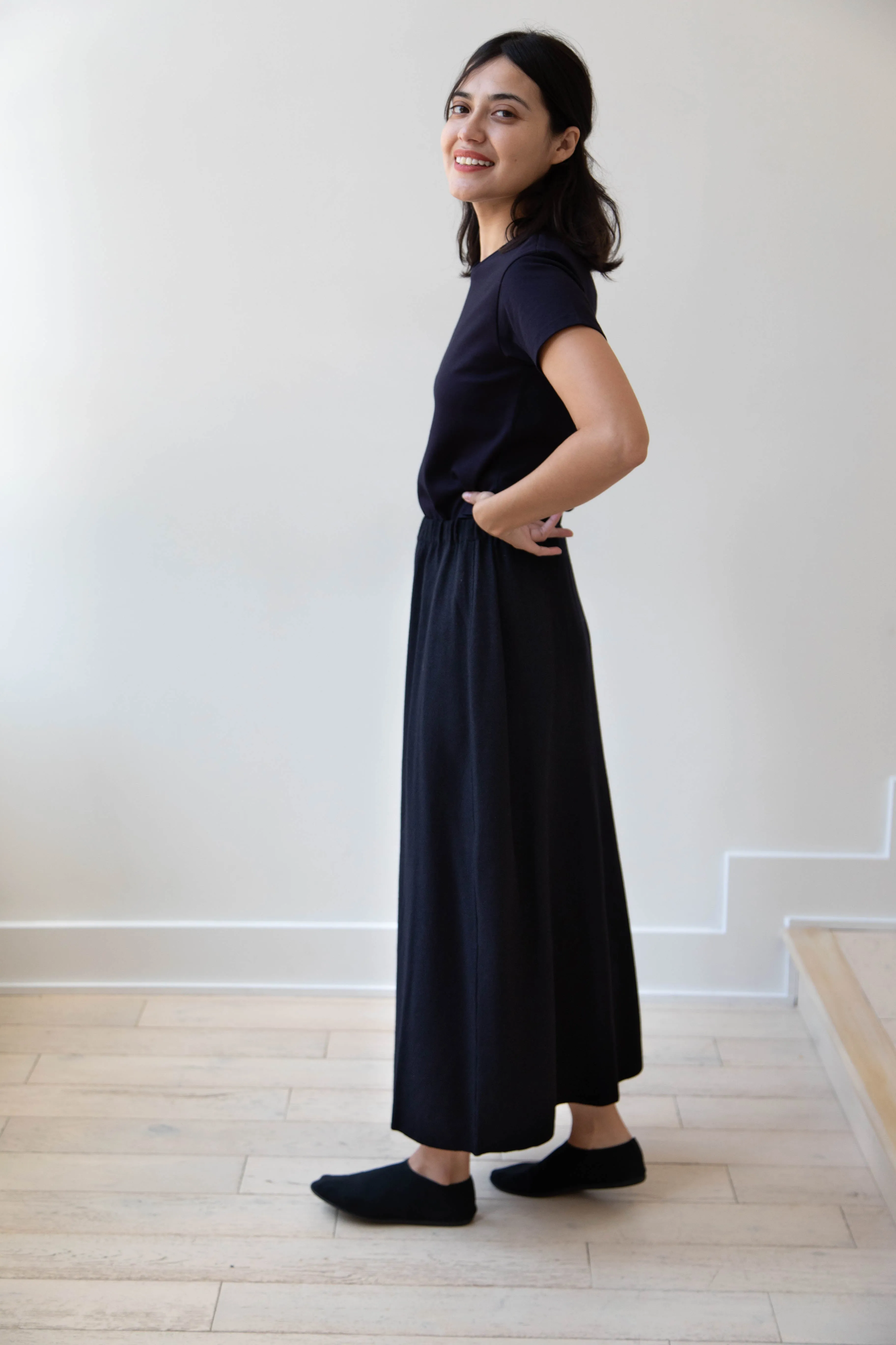 Boboutic | Lightweight Travel Skirt in Navy