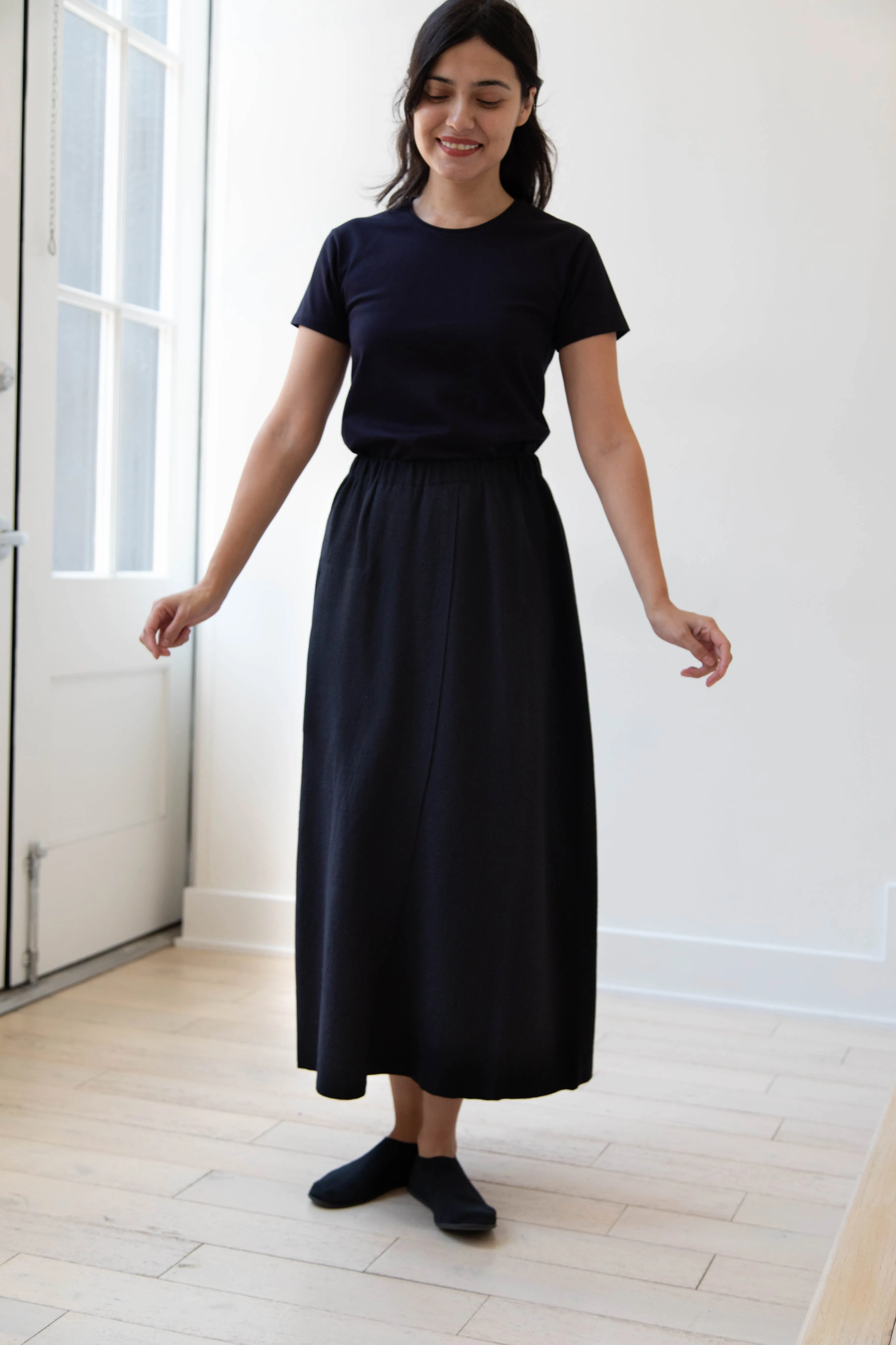 Boboutic | Lightweight Travel Skirt in Navy