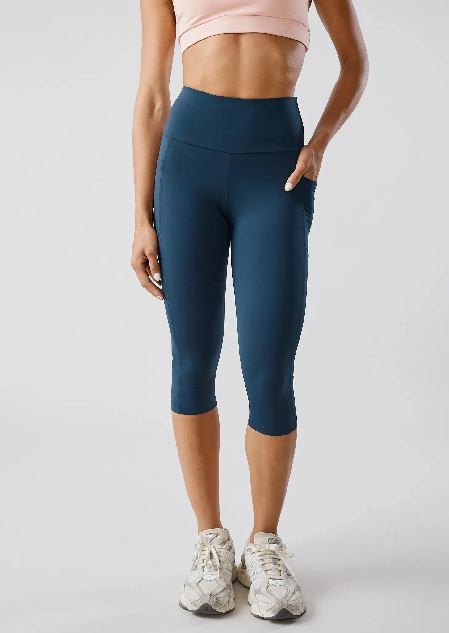 BUDAPEST 2.0 HIGH-WAISTED UNDER-KNEE TIGHTS WITH POCKETS