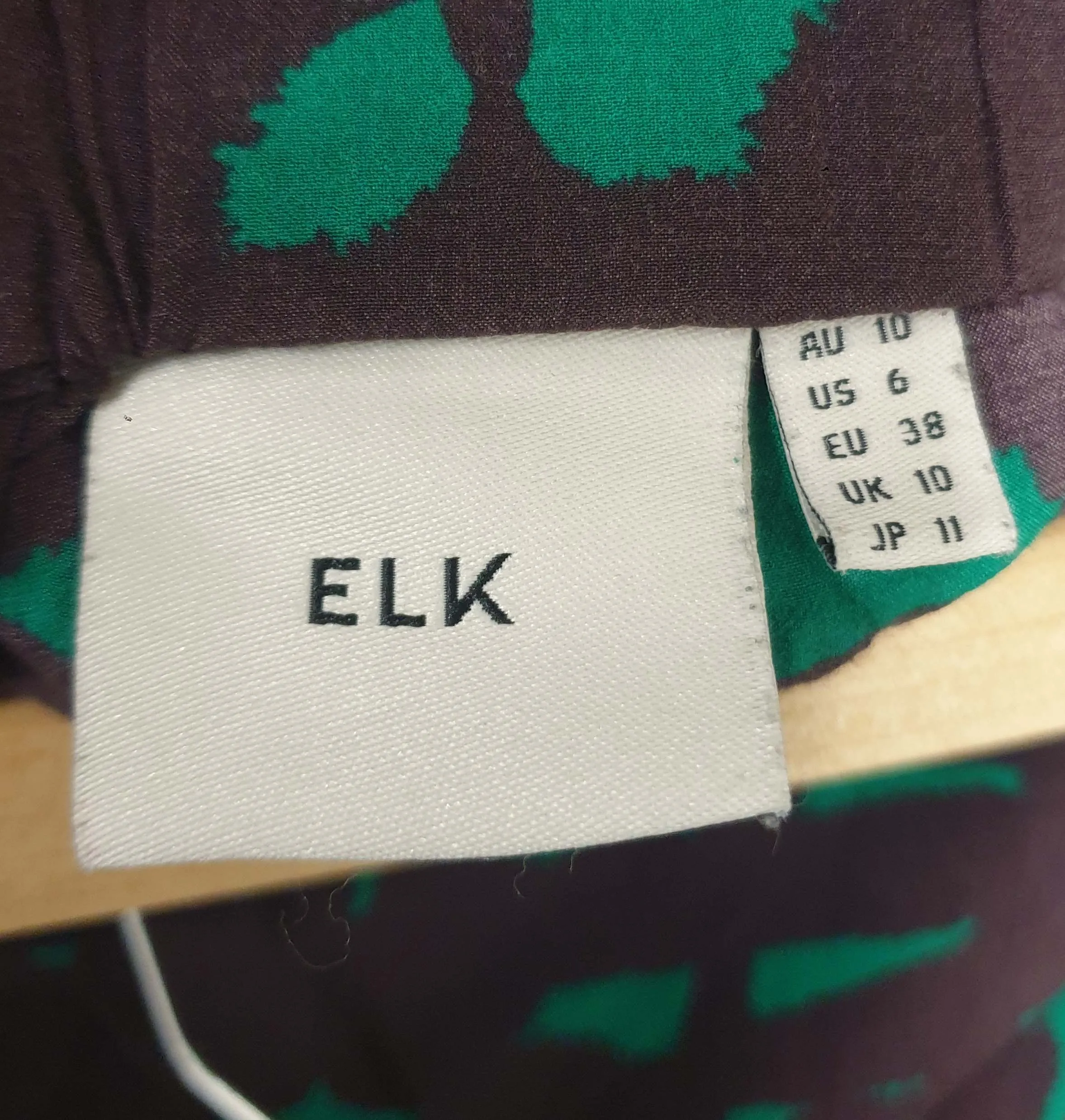 Elk black and green print skirt size 10
