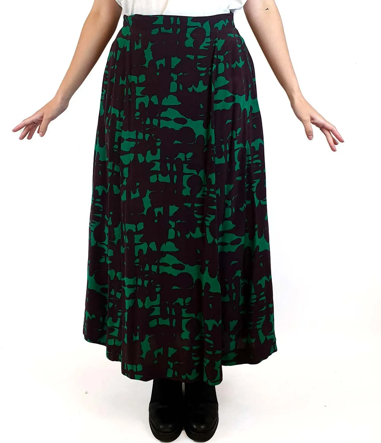 Elk black and green print skirt size 10