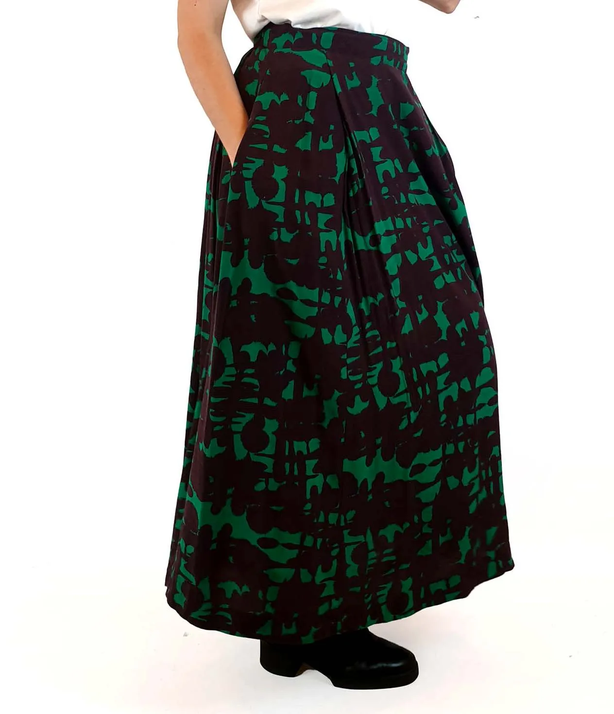 Elk black and green print skirt size 10