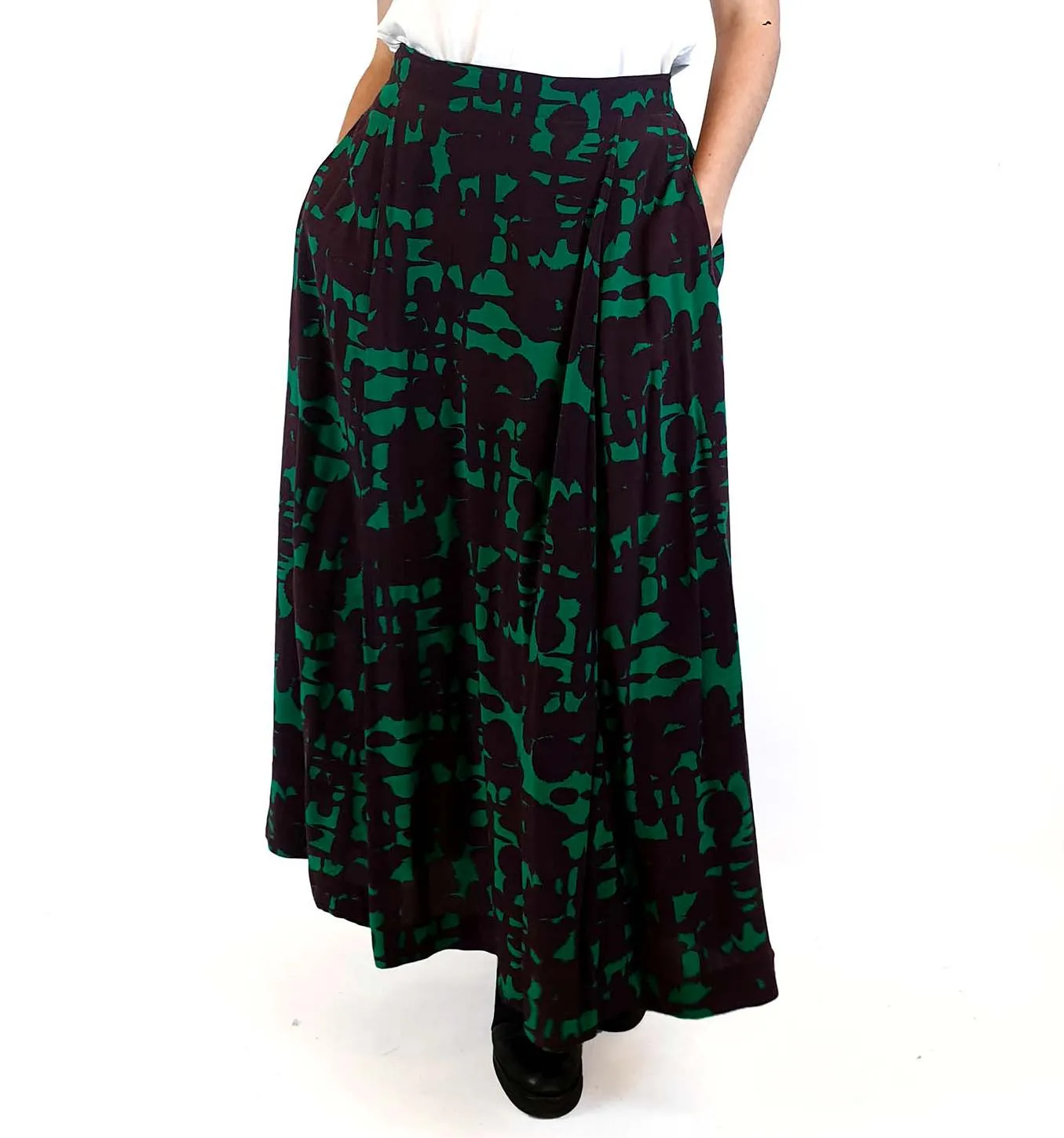 Elk black and green print skirt size 10