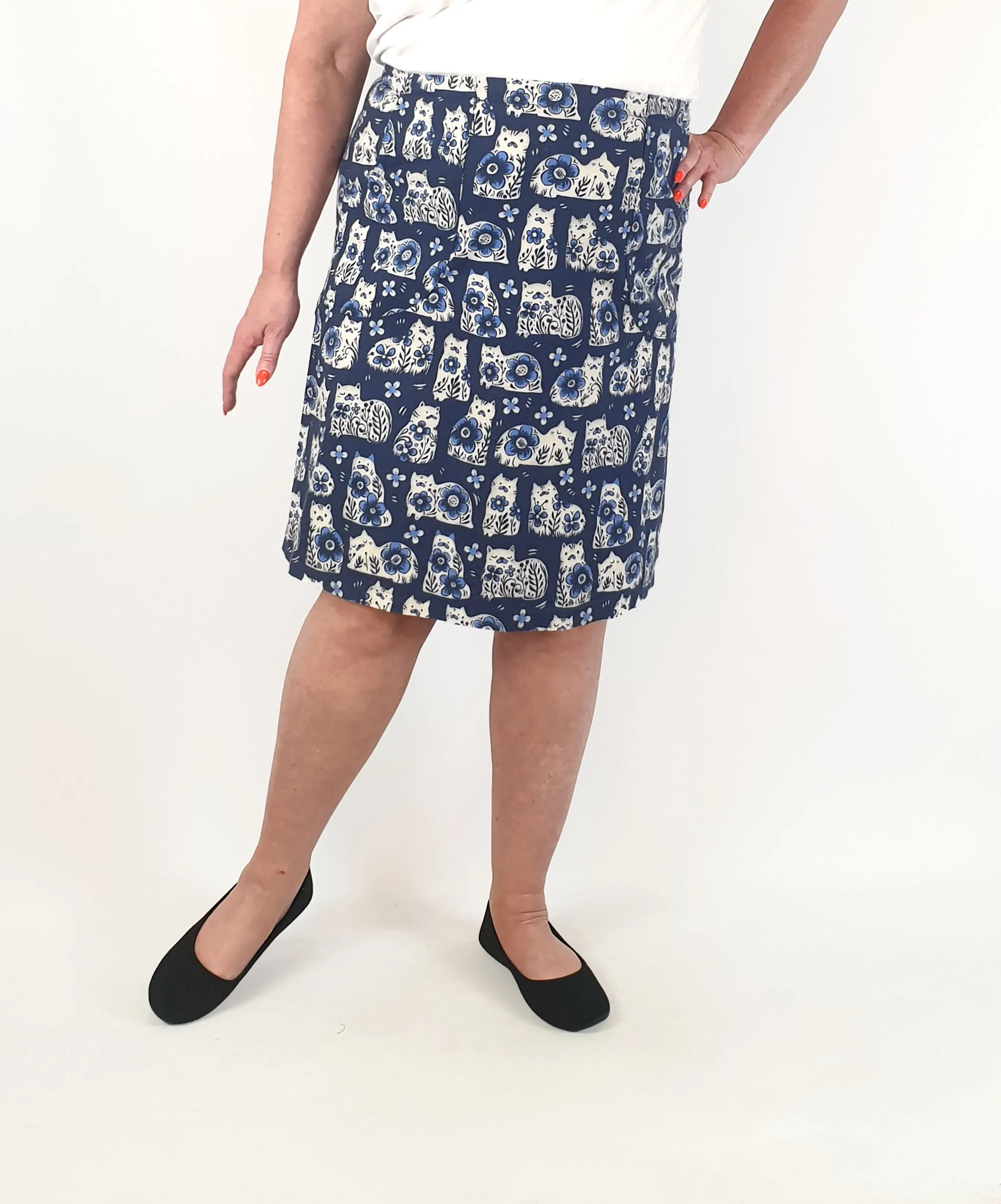 Finki blue cat print skirt size 18 (made in Australia)