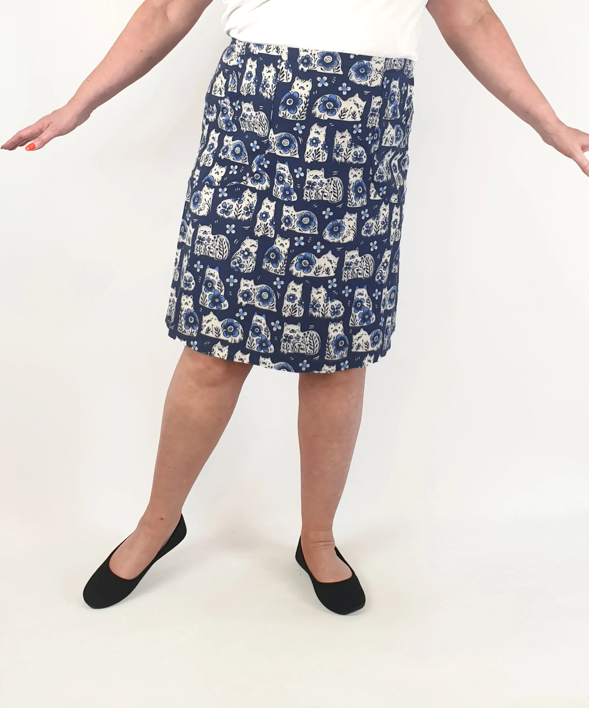 Finki blue cat print skirt size 18 (made in Australia)