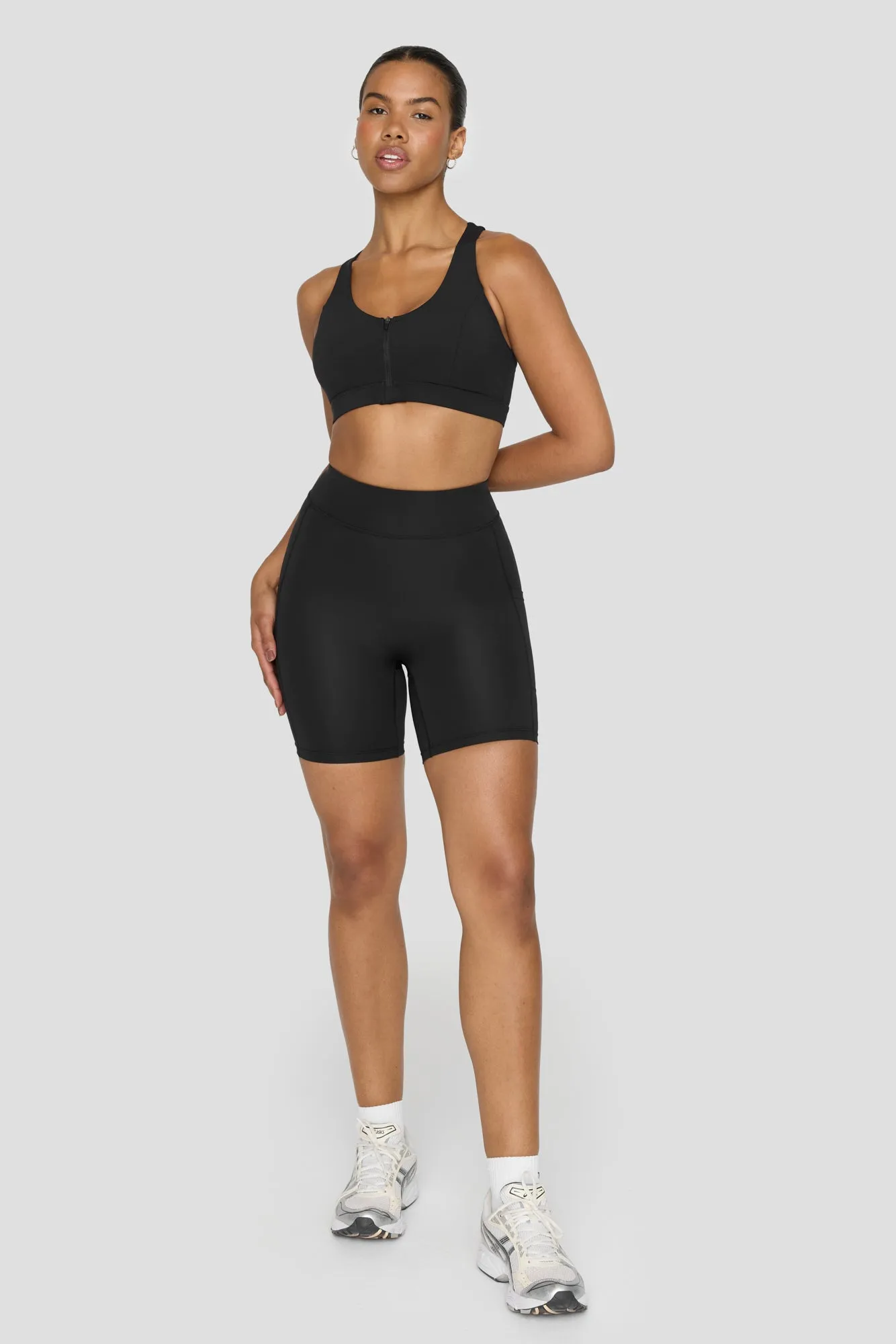 FORMTECH ZIP FRONT OPEN BACK SPORTS BRA - BLACK