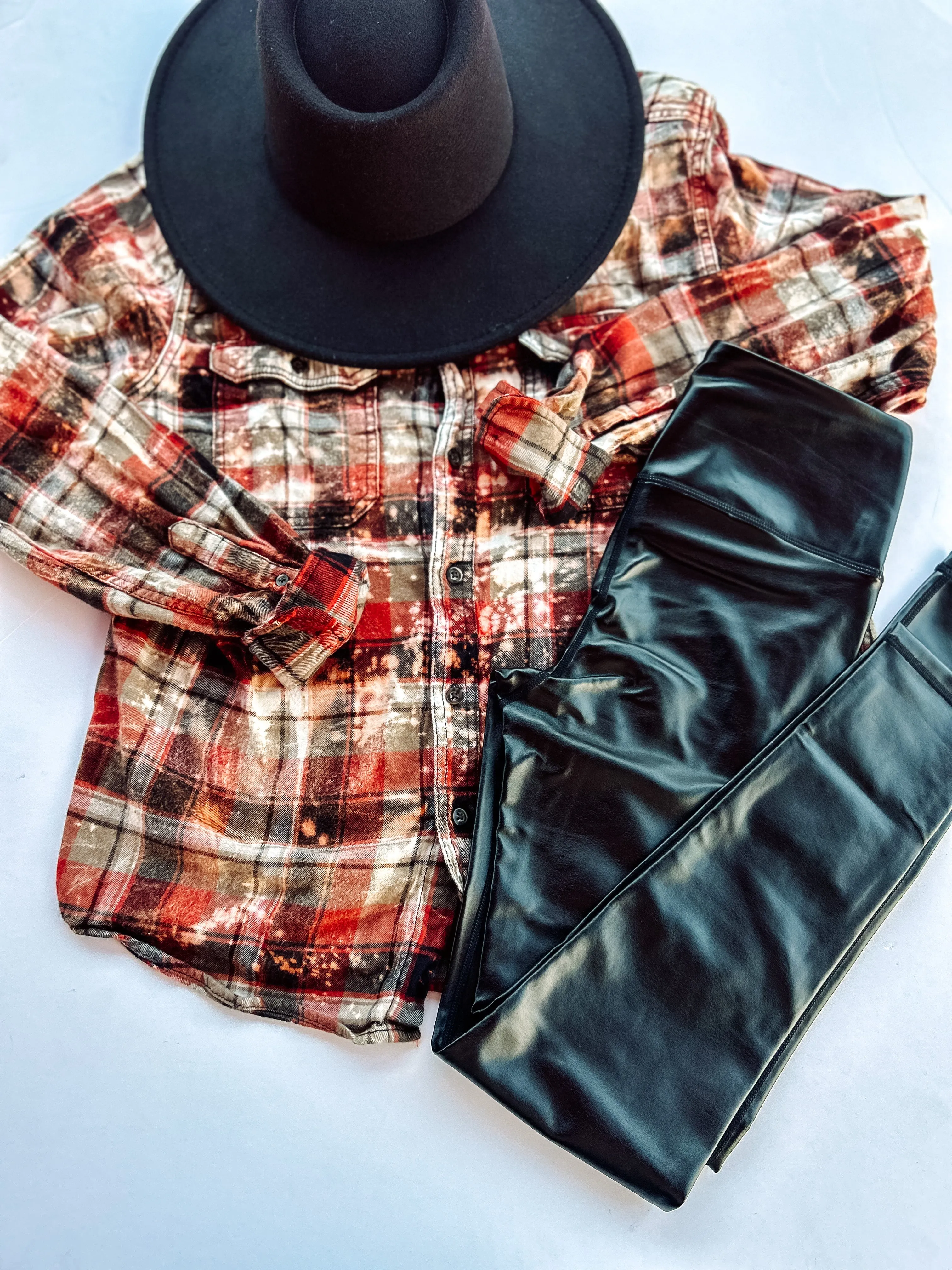 Glossy Faux leather leggings