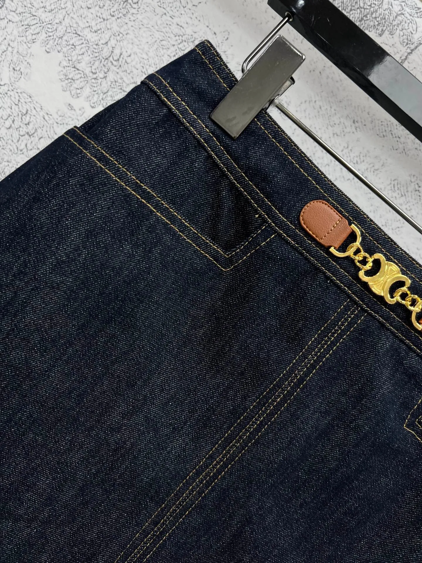 Hardware decorated denim short skirt