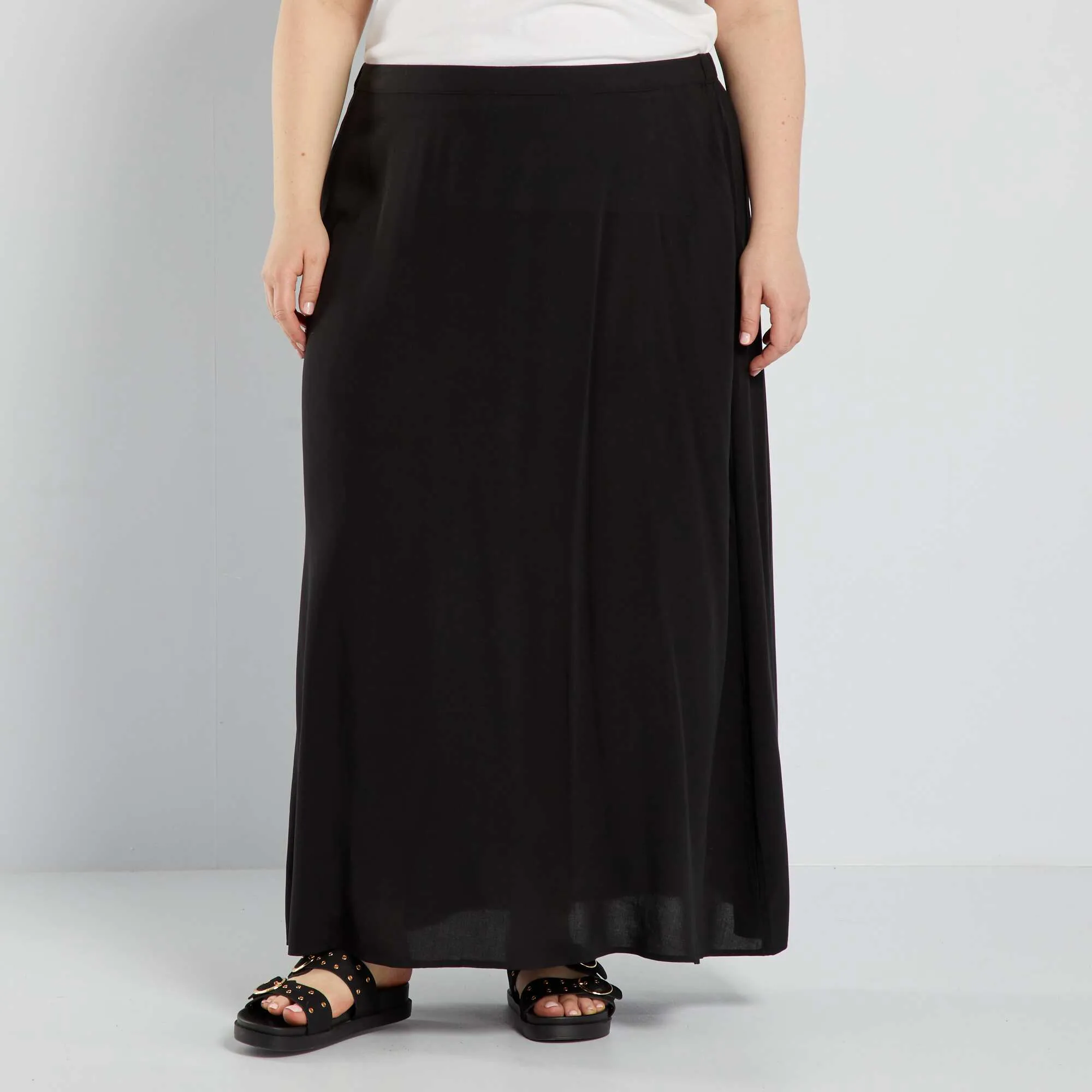 Lightweight  flowing A-line skirt Black