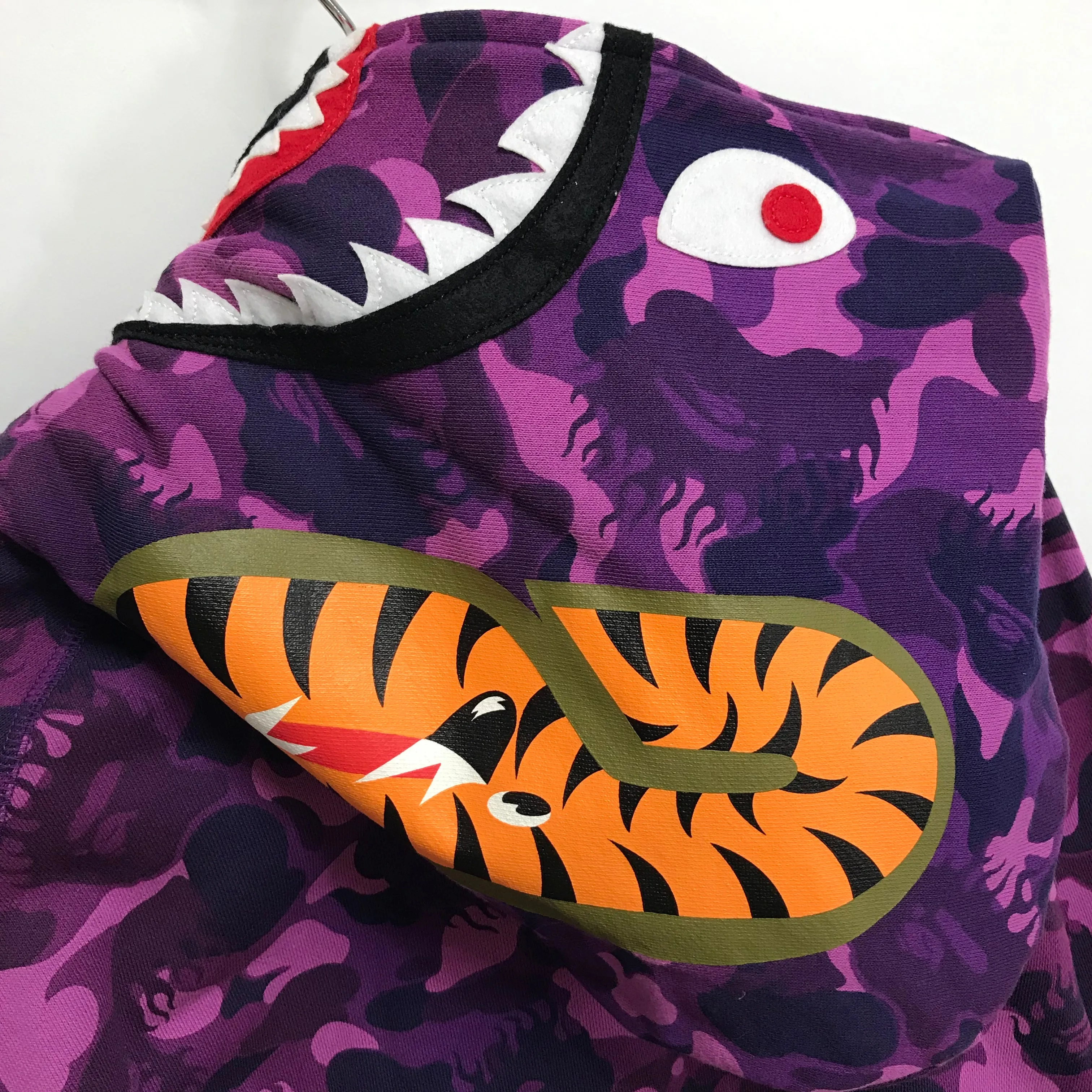 [M] A Bathing Ape Bape Fire Flame Camo Full Zip Shark Hoodie