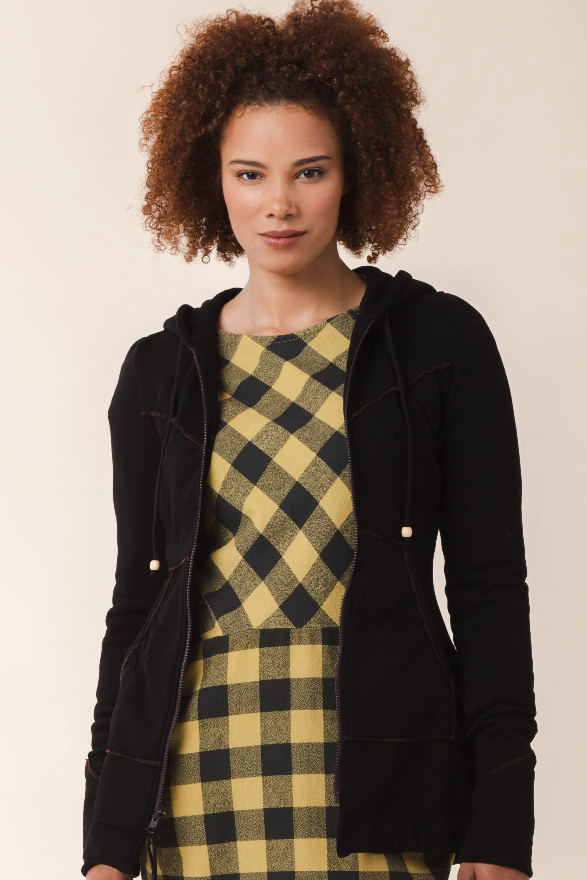 Mid Prairie Hoodie in Black