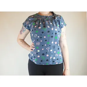 Miranda Murphy blue shell style top with unique and cute print size M (best fits size 12)