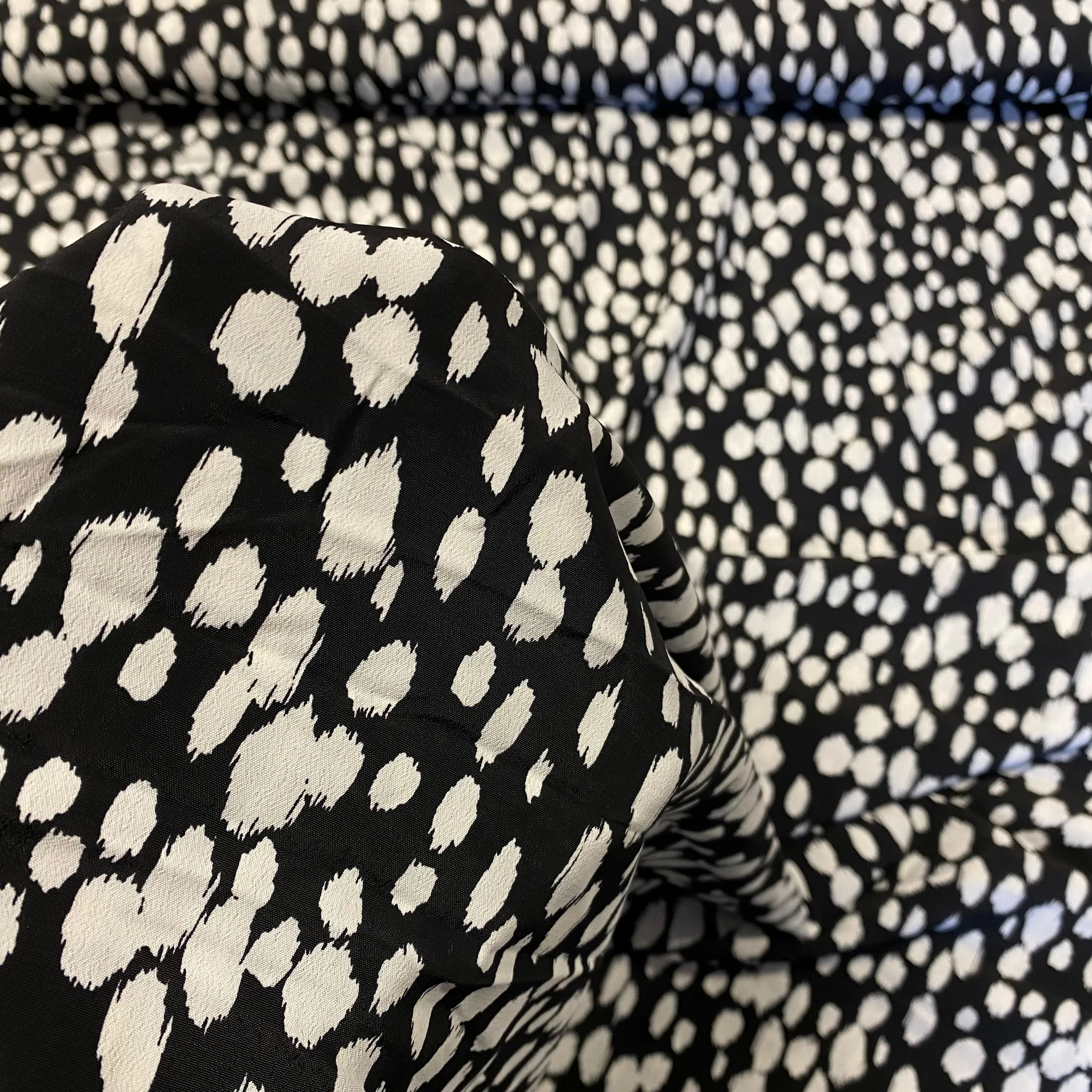 Paint Dot Crepe - Black