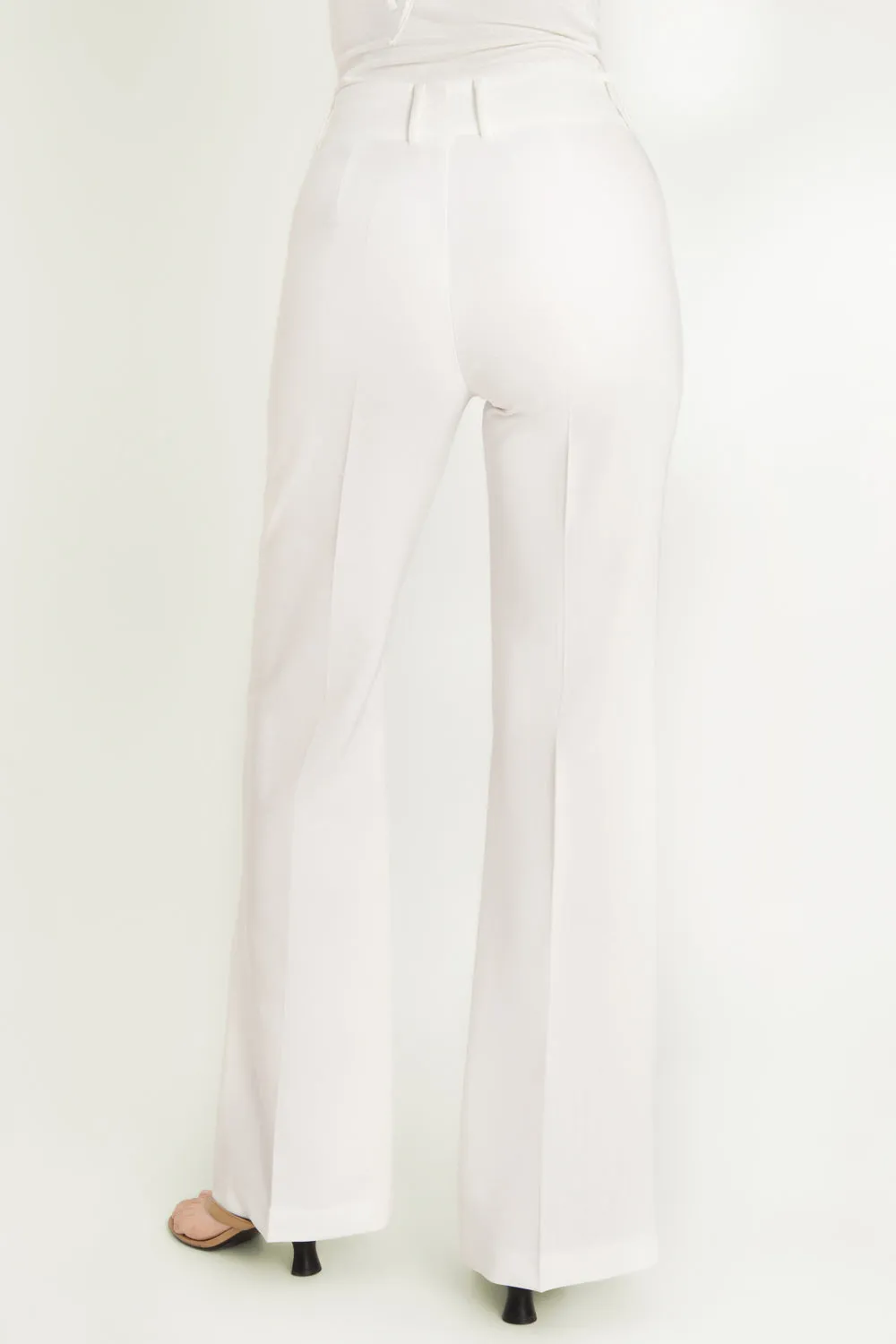 Pantalón ajustado de fit flare tiro alto