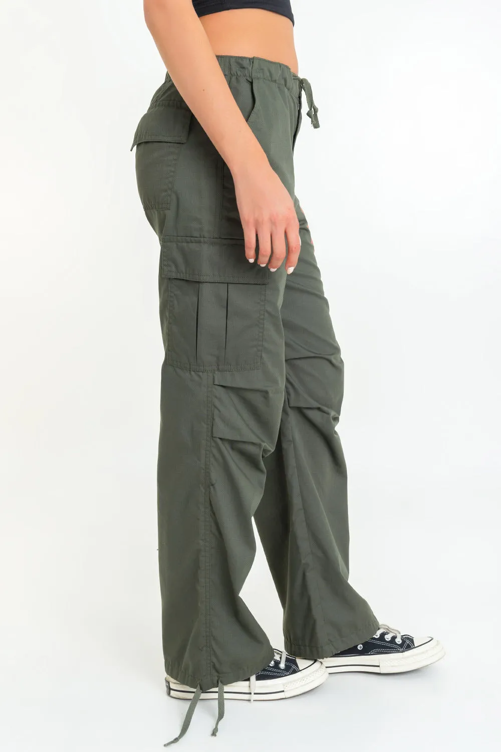 Pantalón cargo de cintura alta con jaretas