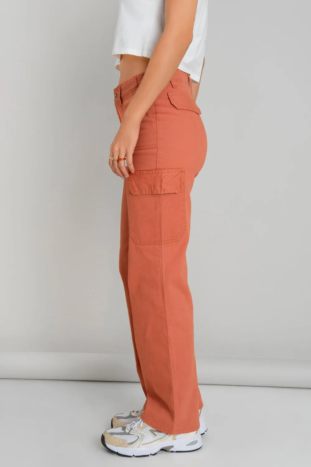 Pantalón cargo de fit recto con cintura alta
