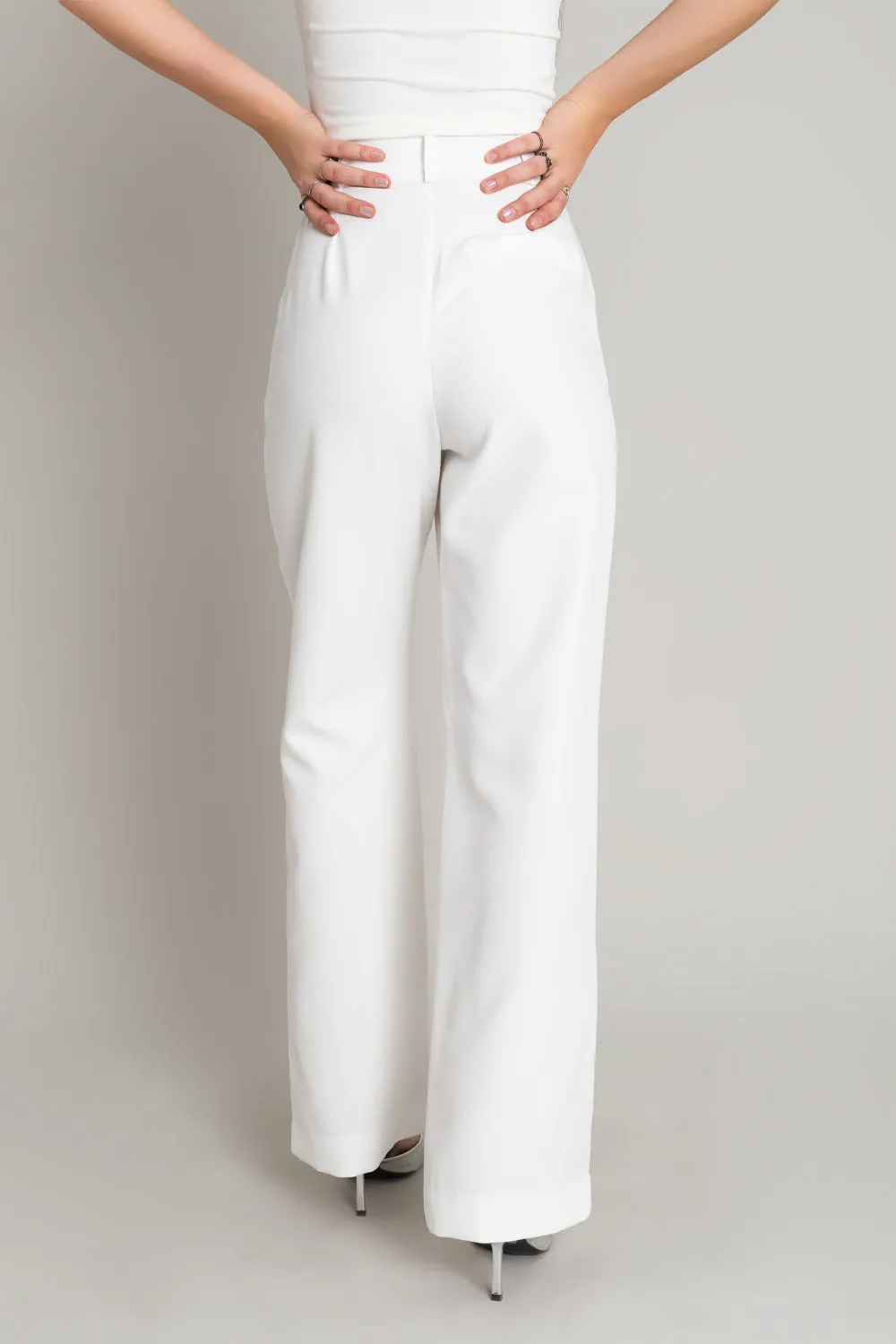Pantalón cintura alta con pinzas wide leg fit