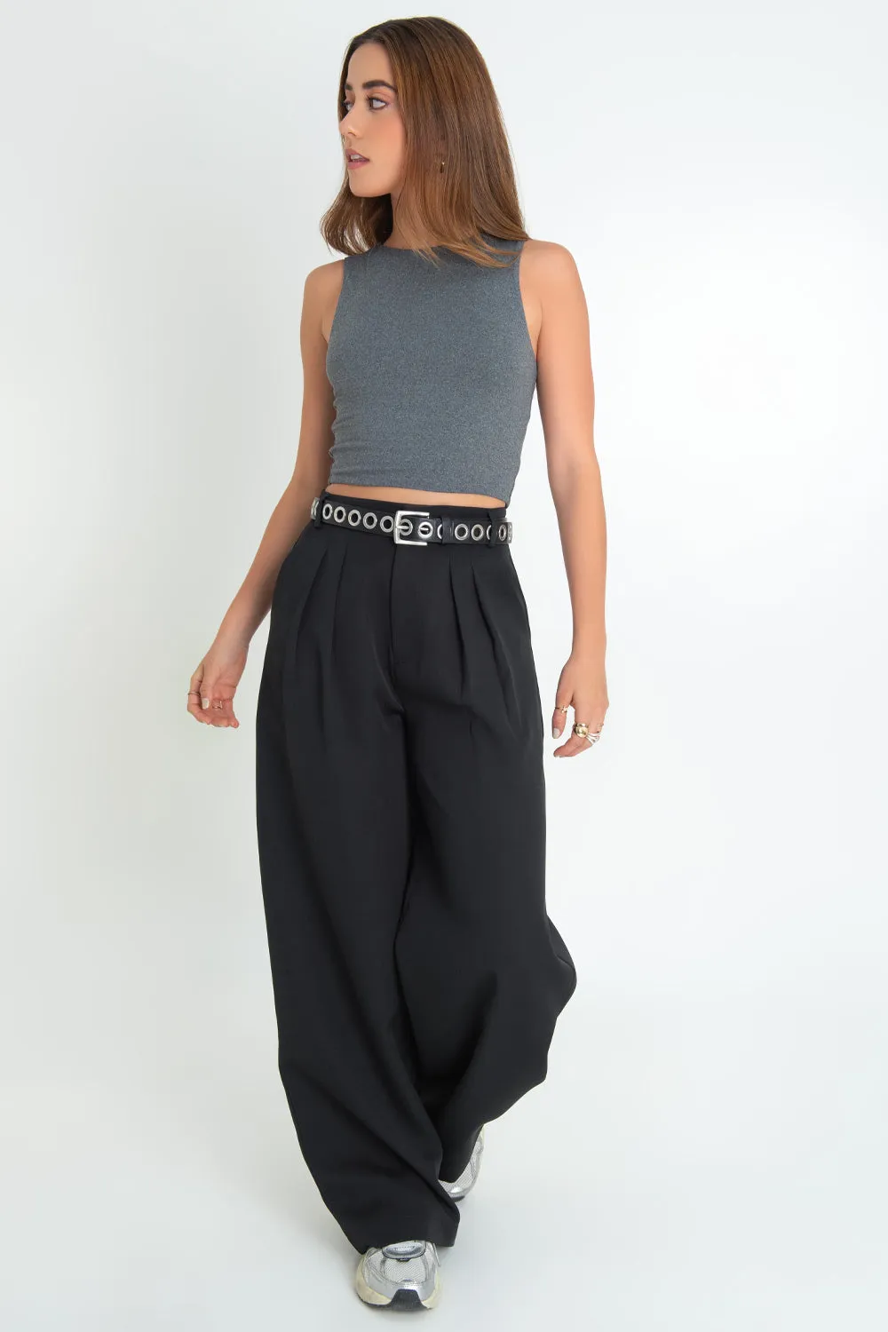 Pantalón con pinzas frontales wide leg fit