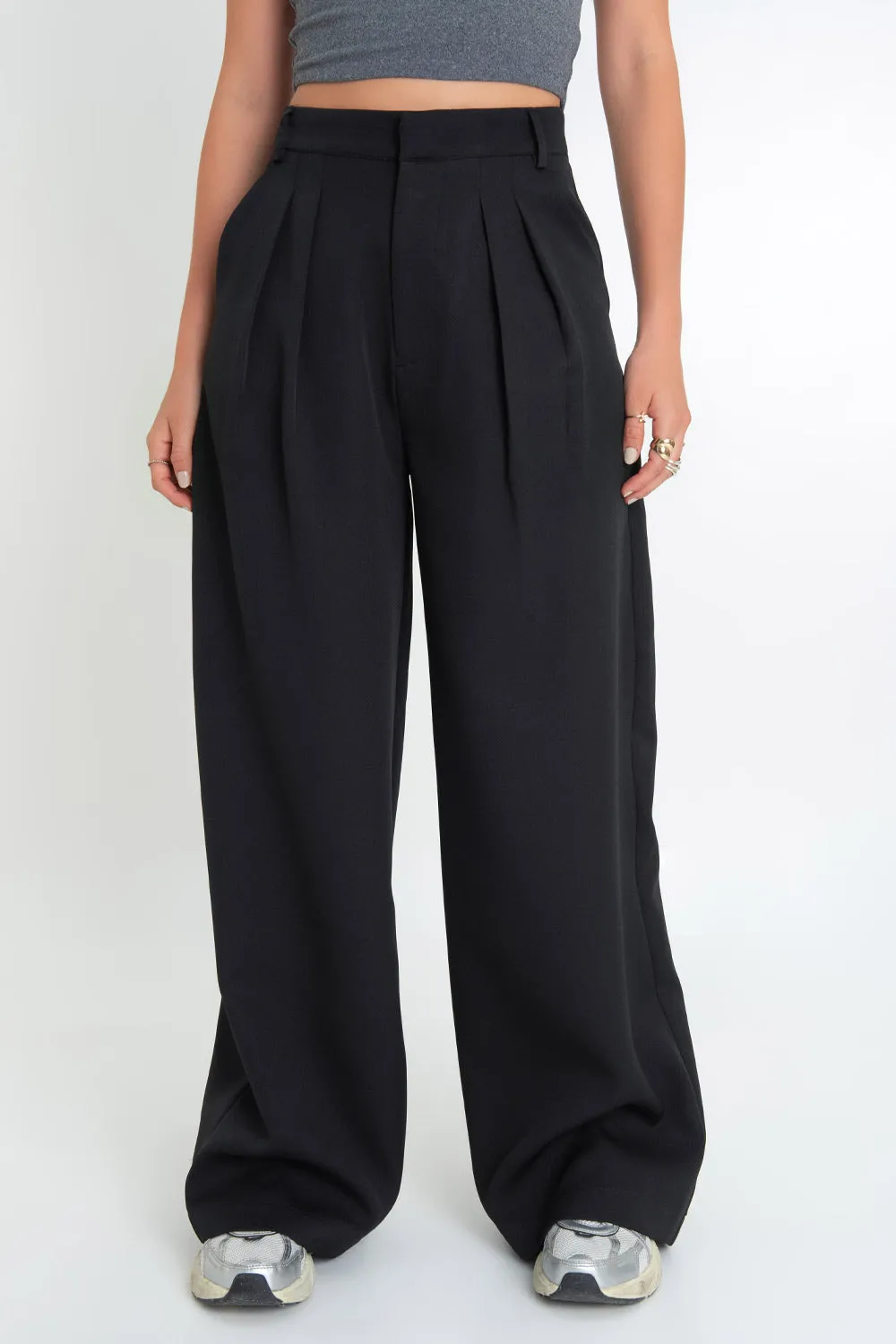 Pantalón con pinzas frontales wide leg fit