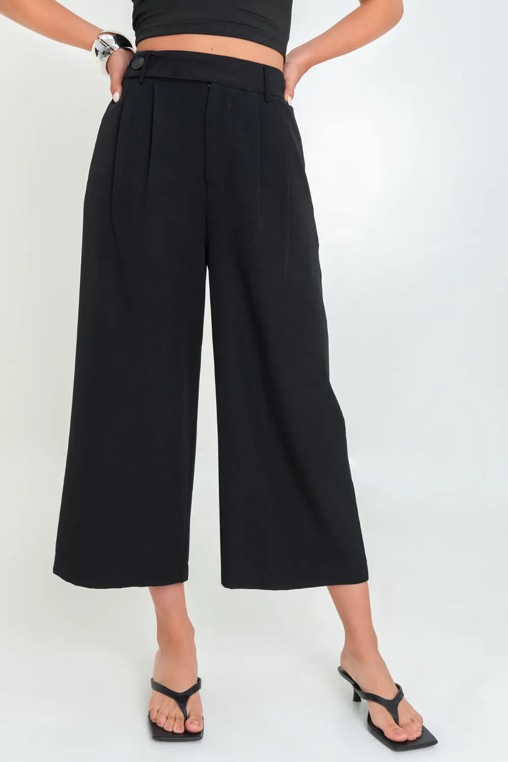 Pantalón culotte con pinzas frontales