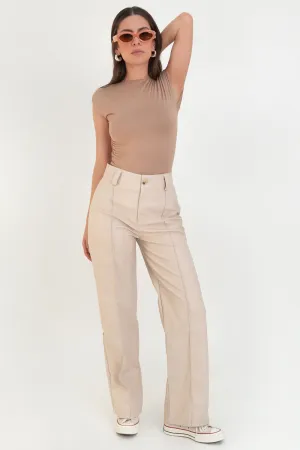 Pantalón de efecto piel fit wide leg con raya