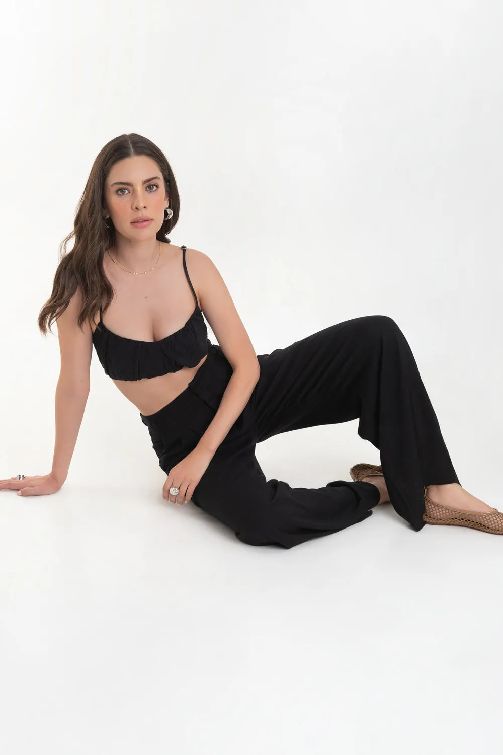 Pantalón fit wide leg con pinzas de cintura alta