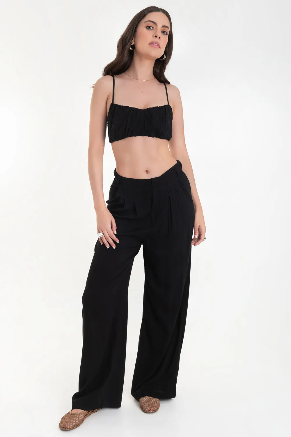 Pantalón fit wide leg con pinzas de cintura alta