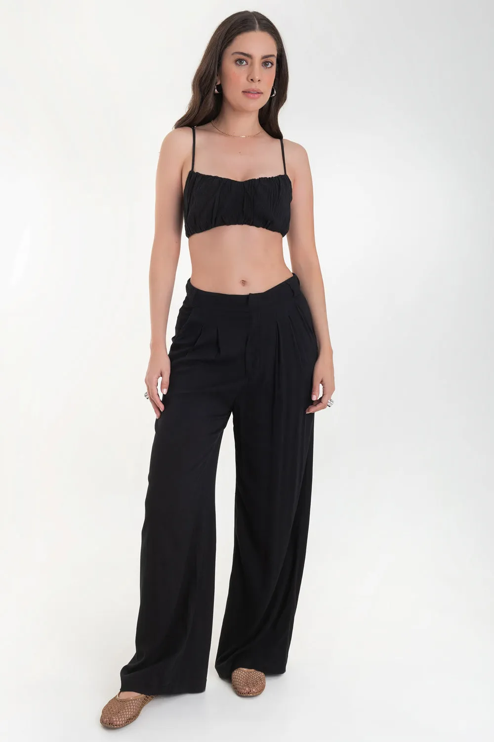Pantalón fit wide leg con pinzas de cintura alta
