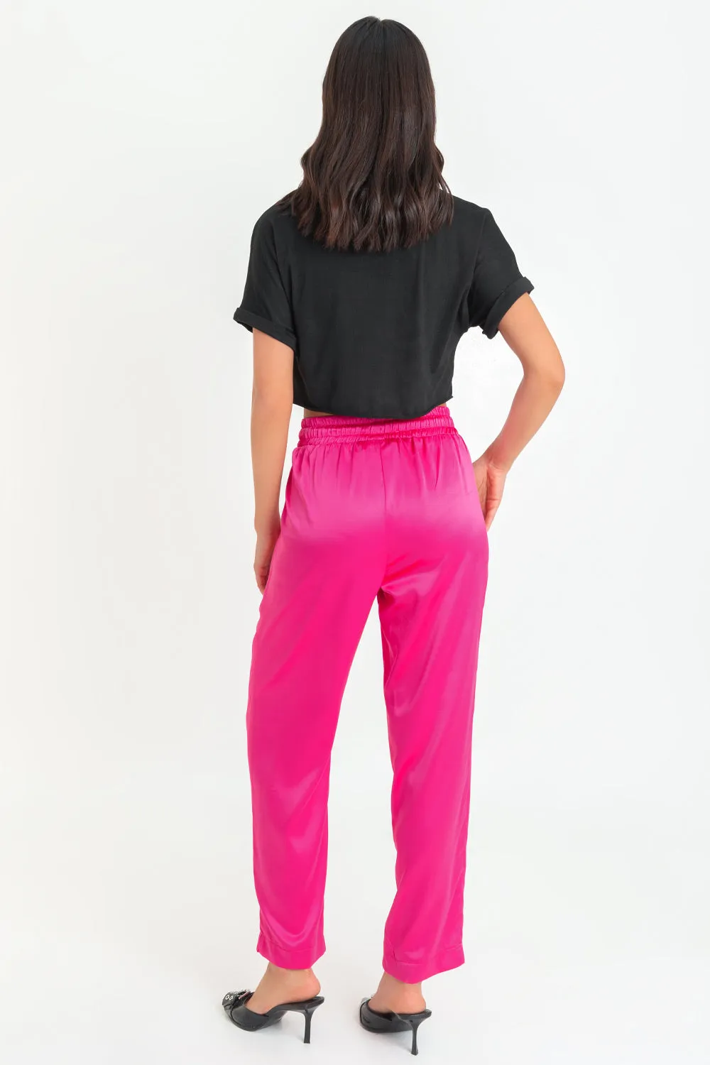 Pantalón jogger satinado recto con pinzas