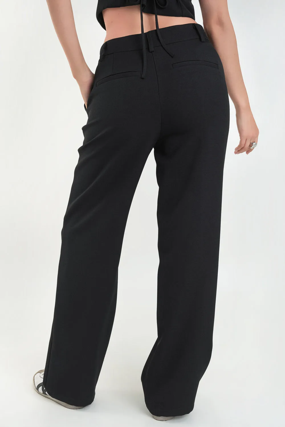 Pantalón recto de cintura alta con raya frontal