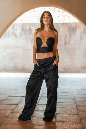 Pantalón satinado cargo wide leg fit