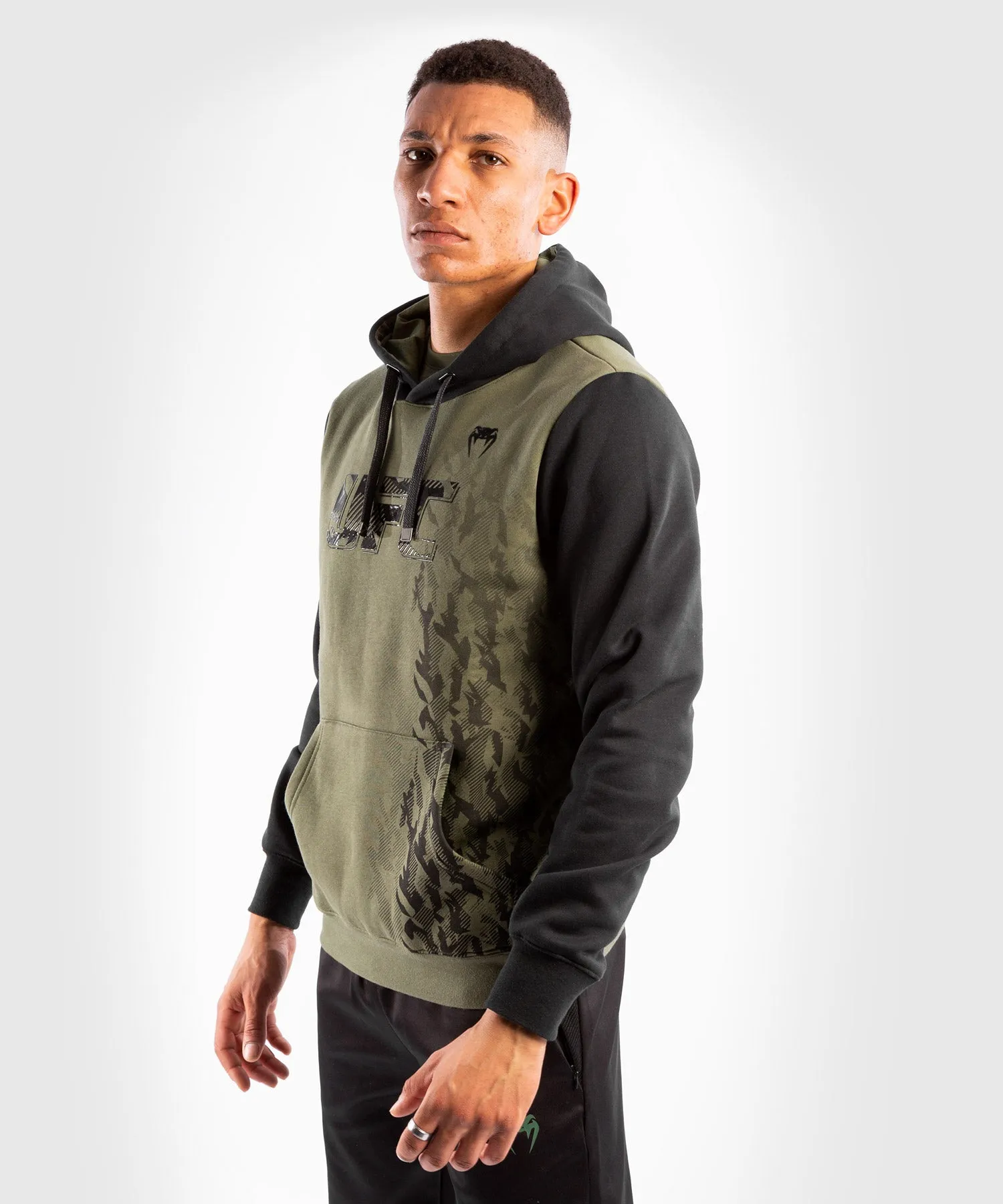 Sweatshirt à Capuche Homme UFC Venum Authentic Fight Week - Kaki