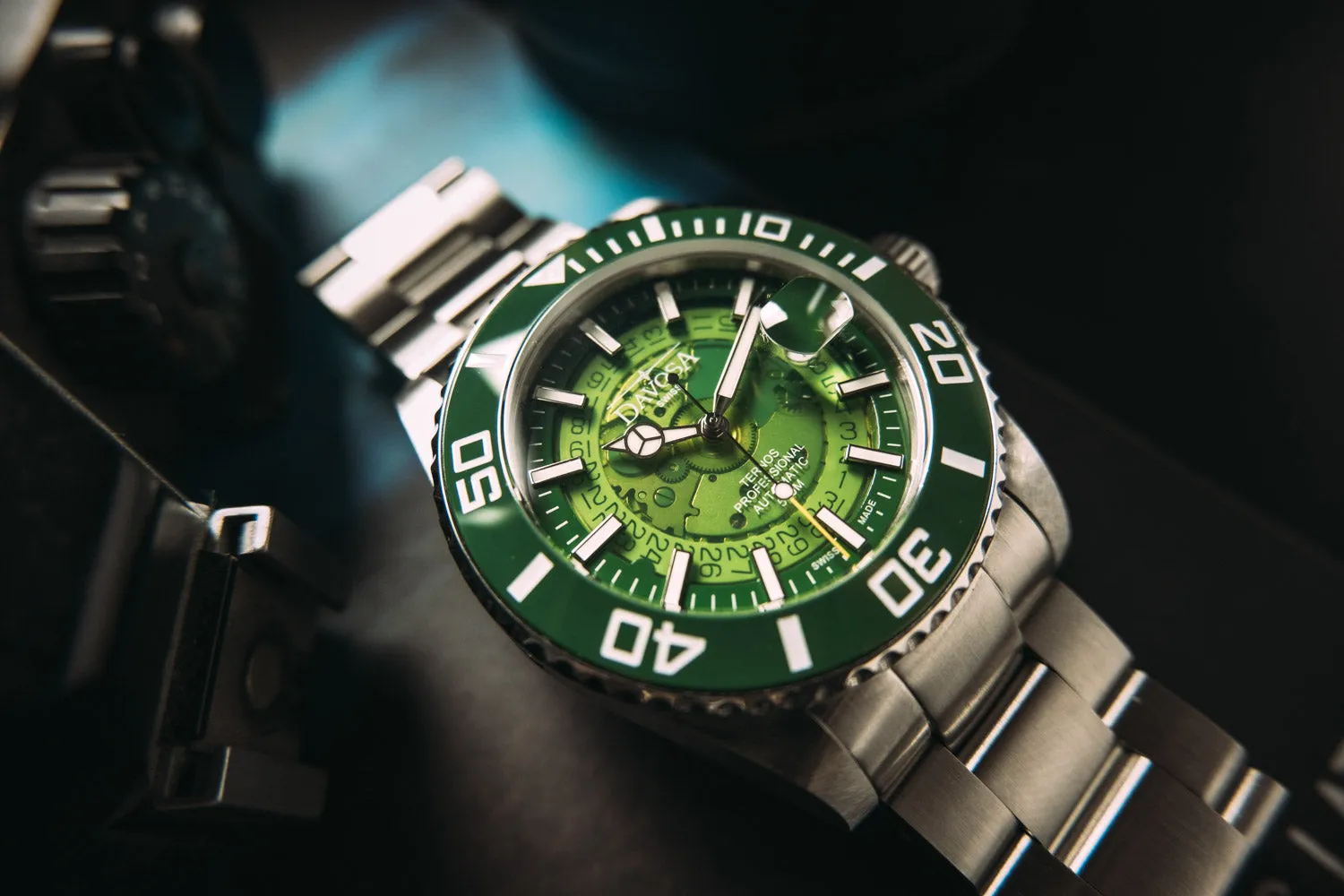 Ternos Professional Auto Nebulous 500m Green Diving Watch 16153570 Holiday package