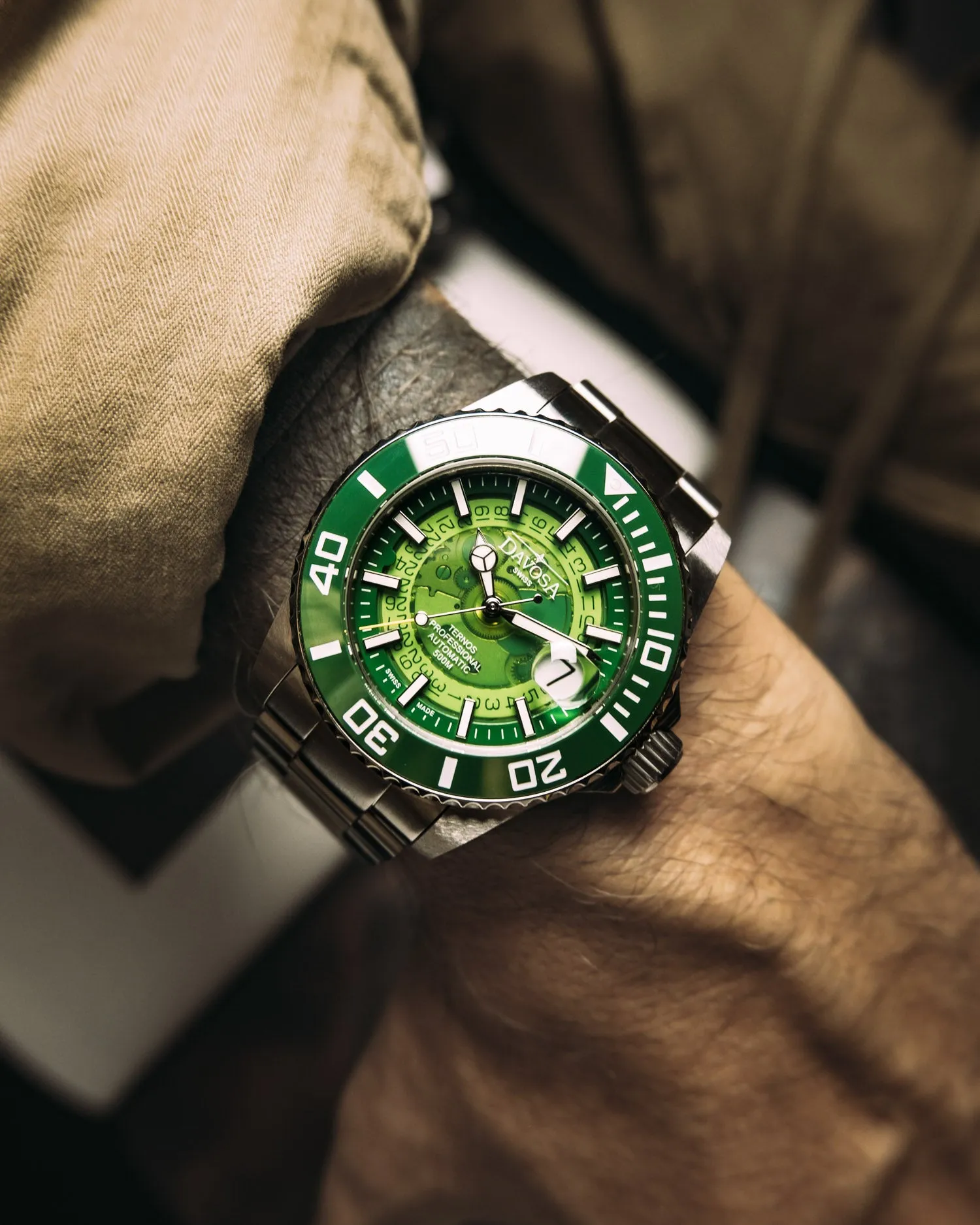 Ternos Professional Auto Nebulous 500m Green Diving Watch 16153570 Holiday package