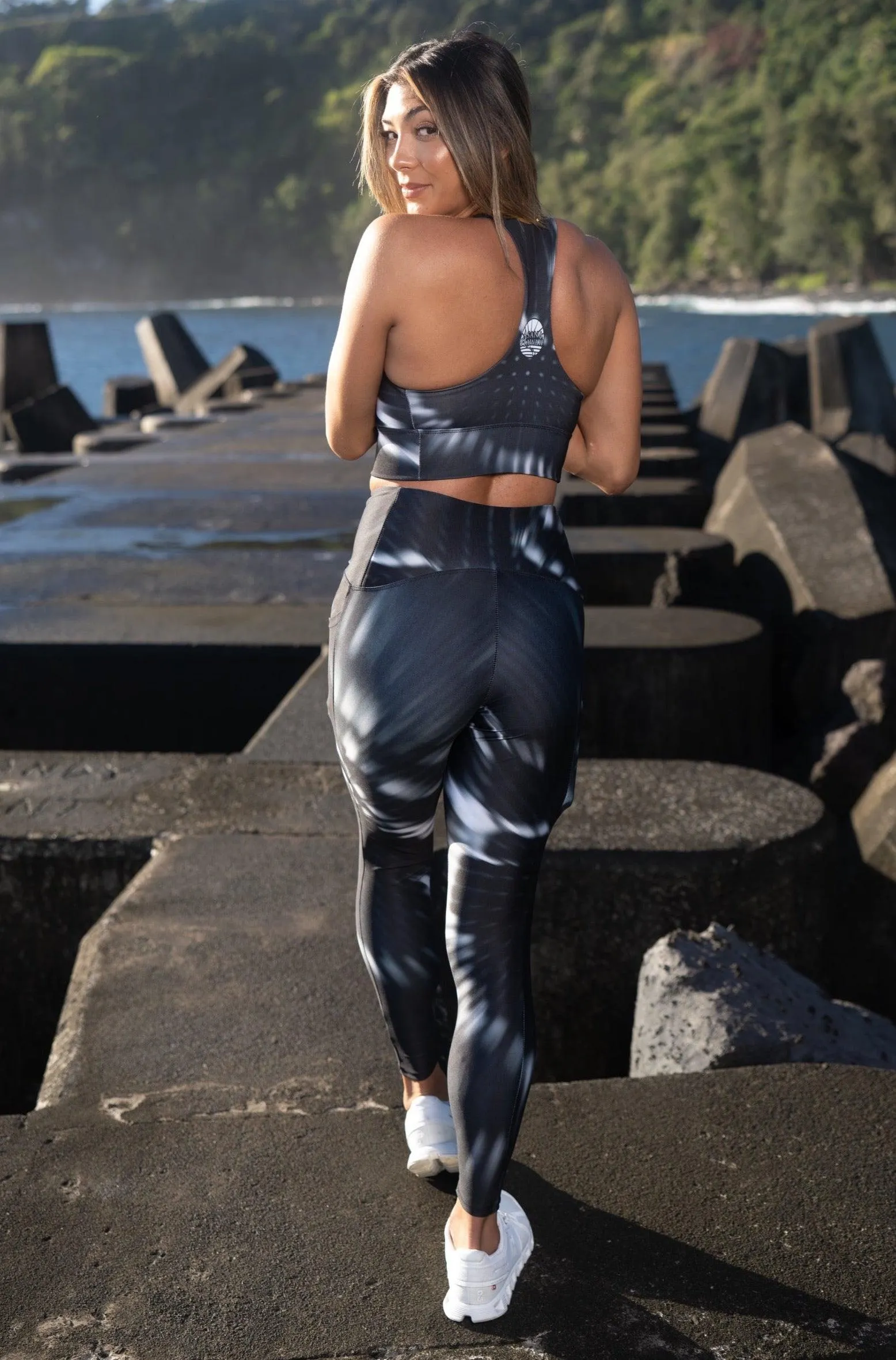 Tropic Nights Crossover pocket leggings