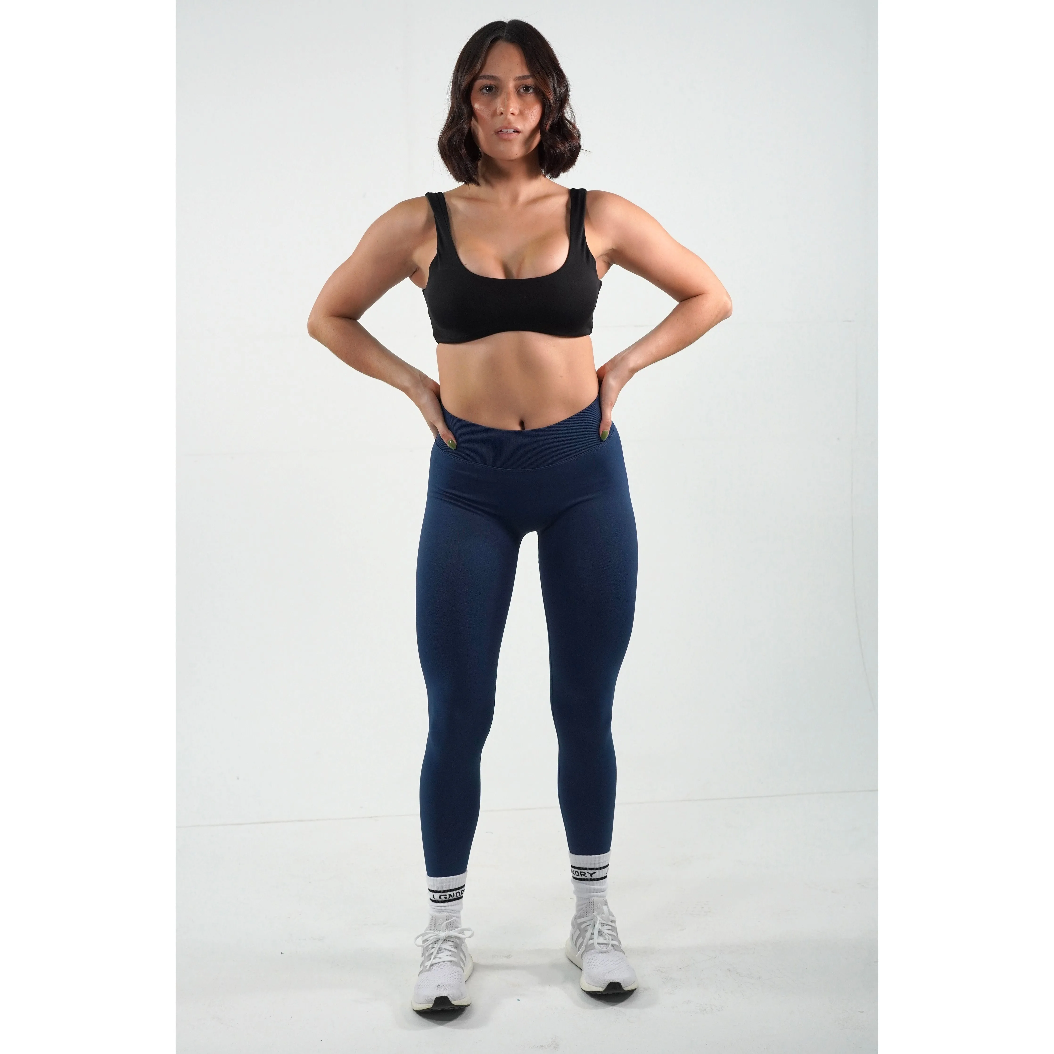 V-CURVE SEAMLESS LEGGING