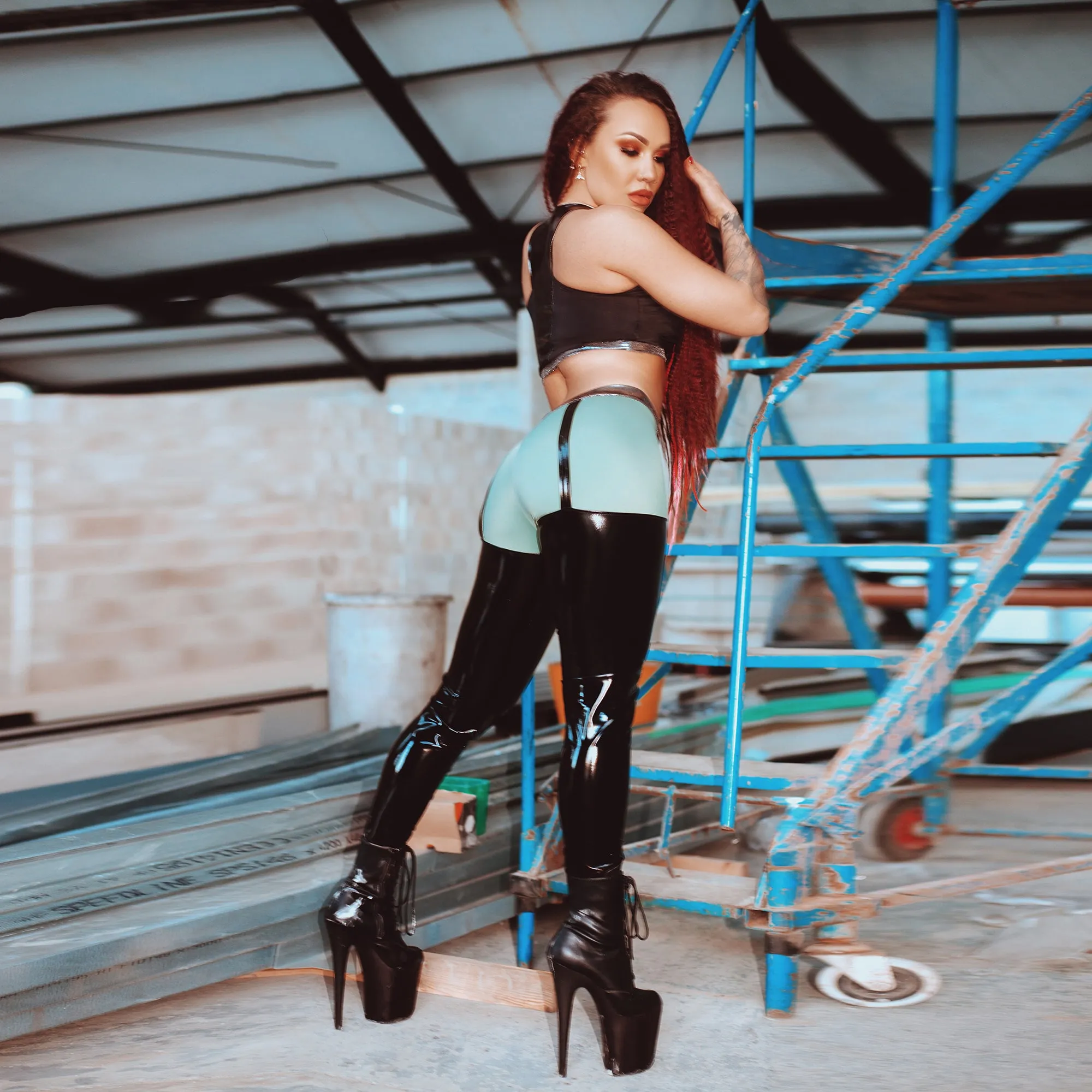 Valencia Eco Grip Suspender Leggings - Wetlook Grip / Olive