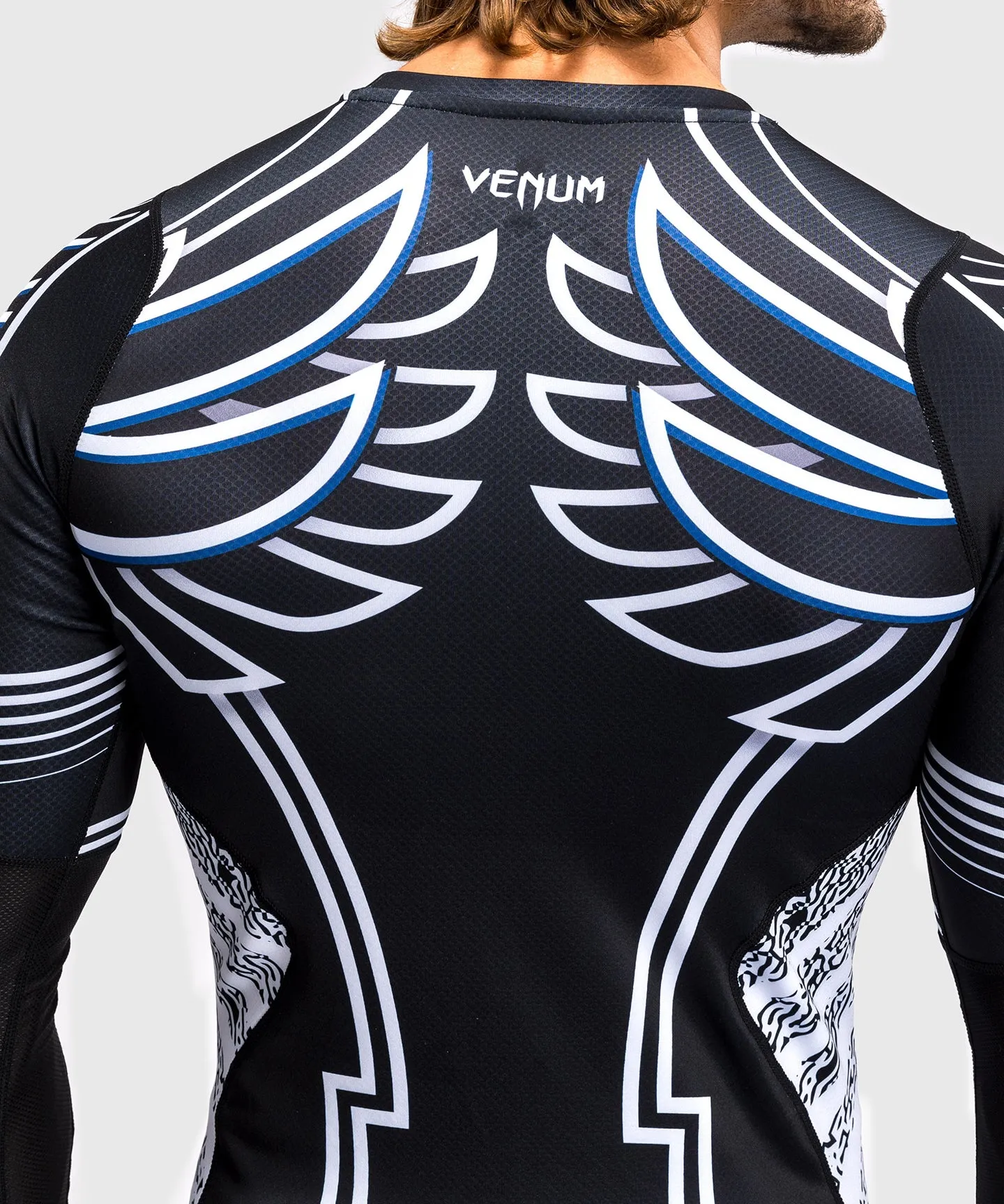 Venum x TEKKEN 8 - Jin Kazama Rashguard - Blau/Schwarz/Weiß