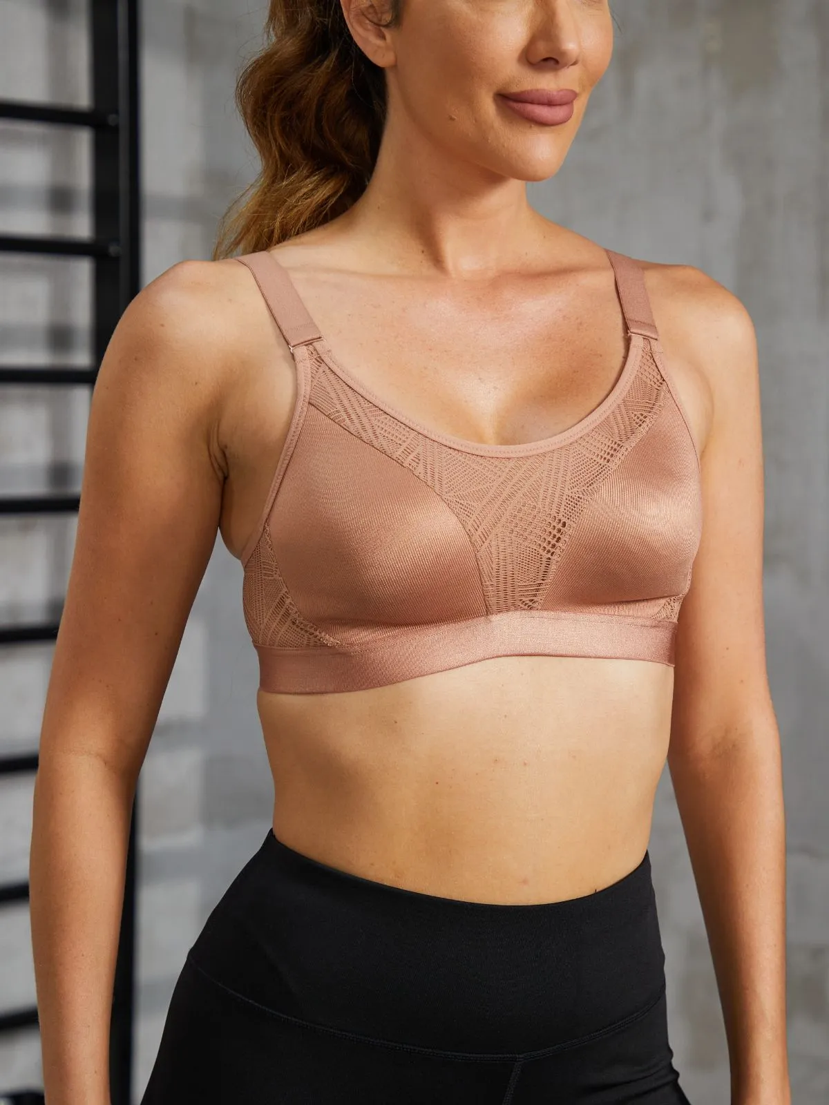 Wireless Full Coverage Workout Bra No Padded Plus Size Cross Back Exercise Sports Bra Milk Coffee